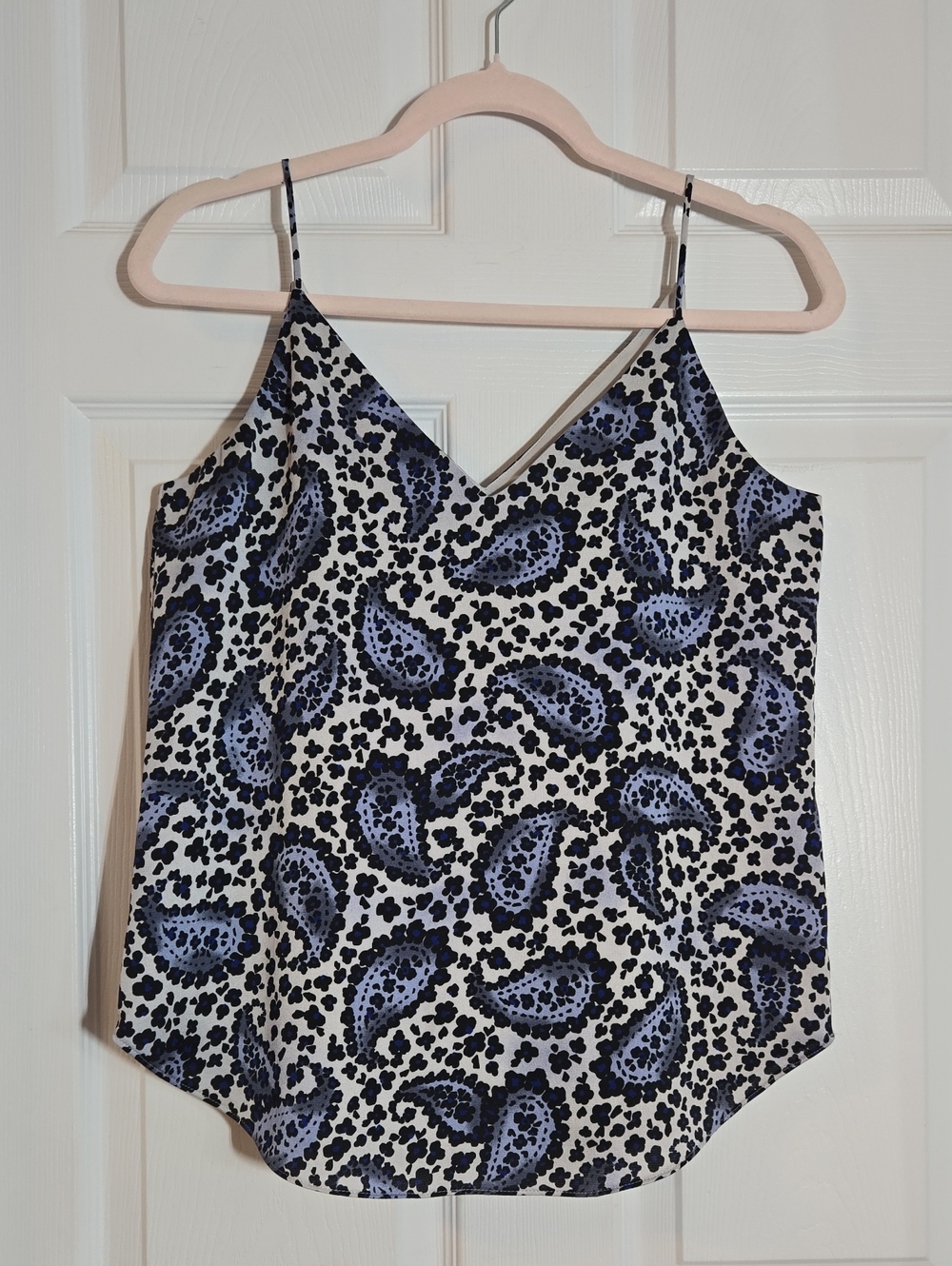 Express Blue White Paisley V-Neck Cami Size Small P2P 18"